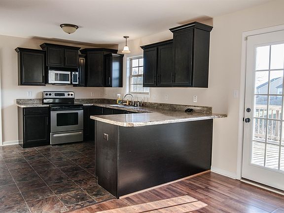 4th image of 594 Kicker Ct