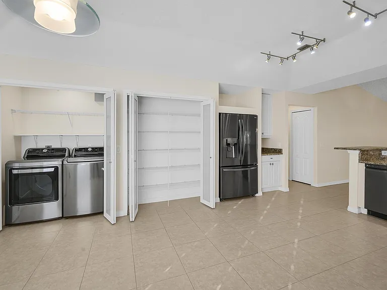 4209 SW McClellen St — Photo 11