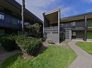 University Manor - Newly Renovated Units just a short walk from Campus!, Eugene, OR 97401