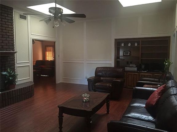 4th image of 1729 Woodhill Ct