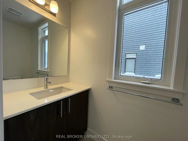 882 Solarium Ave — Photo 4