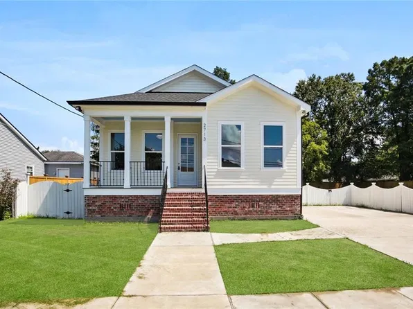 2713 Lloyds Ave, Chalmette, LA 70043