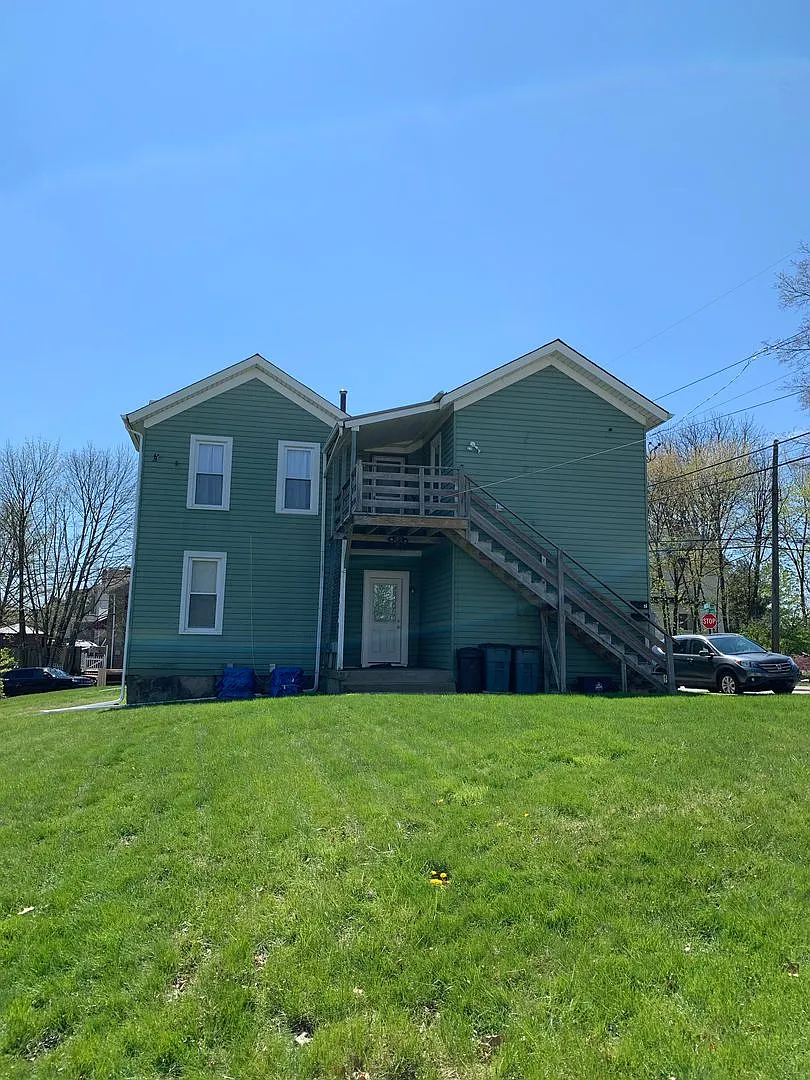 405 Grant Avenue — Photo 4