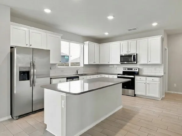 944 Ravenwood Ln, Van Alstyne, TX 75495