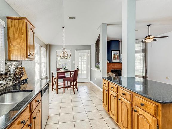 5th image of 2521 Potomac Dr