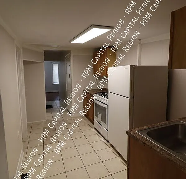 1102-1108 Barrett St #8 — Photo 2