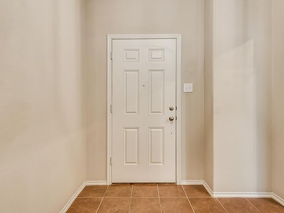 4th image of 808 Baltusrol Dr