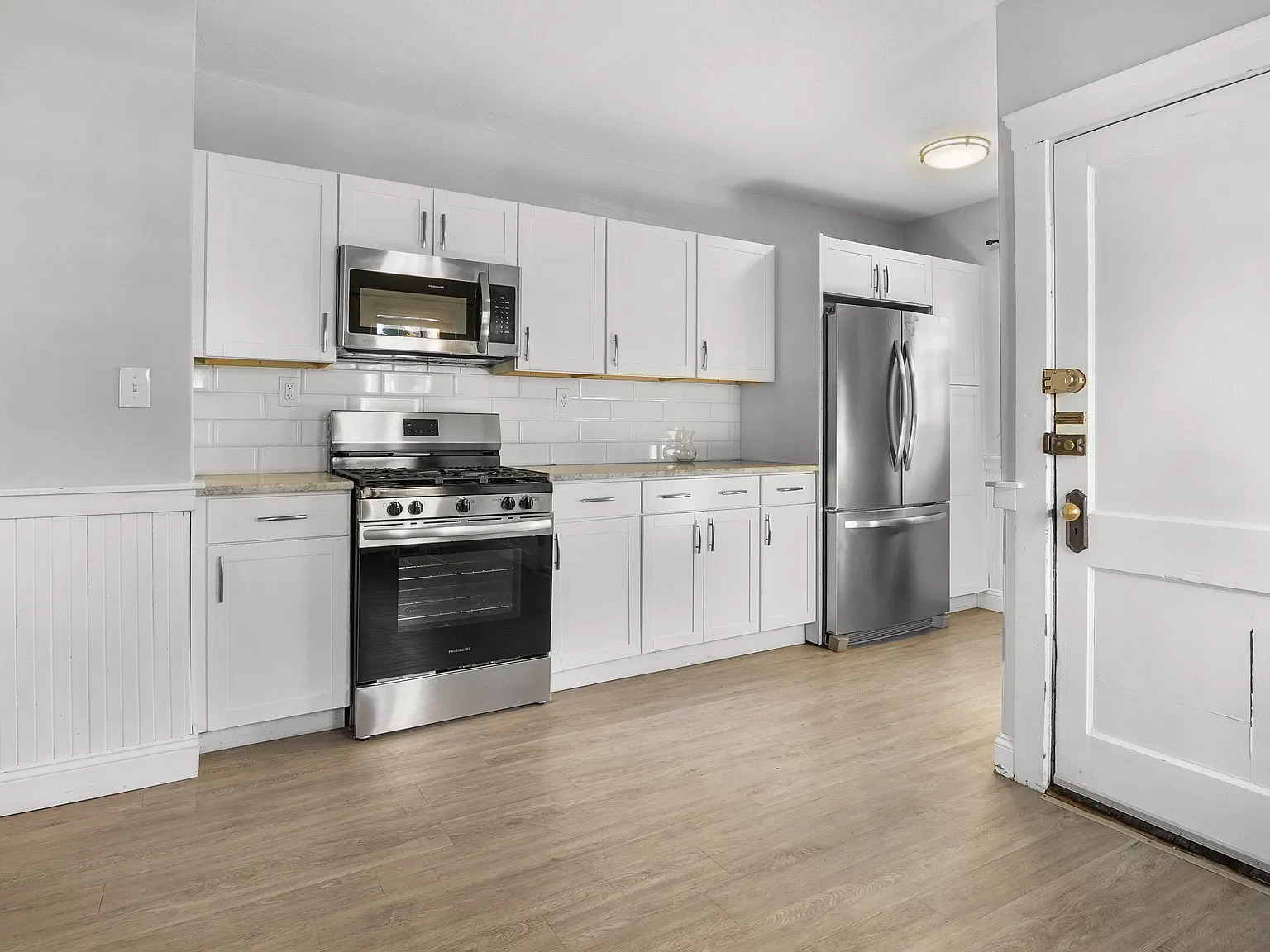 137 Milton St — Photo 4
