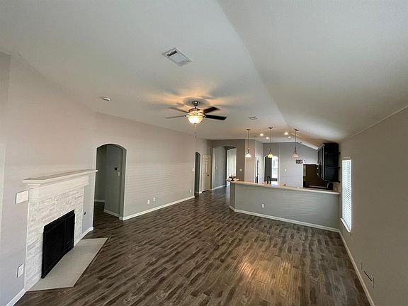 4th image of 6937 Willow Crest Dr