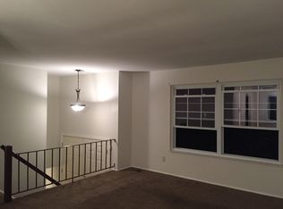 620 Saint Peter Dr, Godfrey, IL 62035