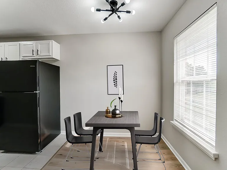 Coral Club Apartments — Photo 21