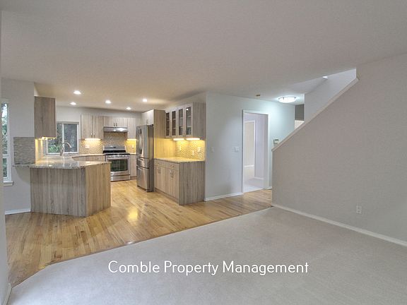 3rd image of 23228 NE 21st Pl