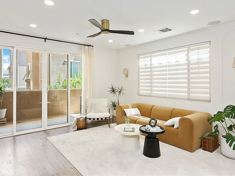 793 Banyan Way — Photo 5