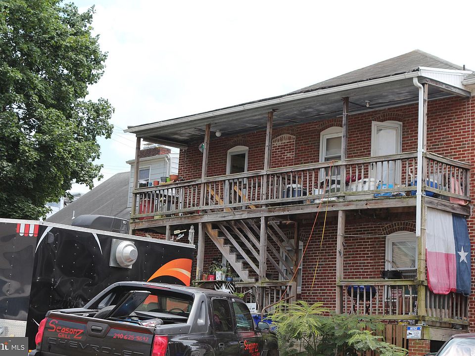 2nd image of 442 Jefferson St