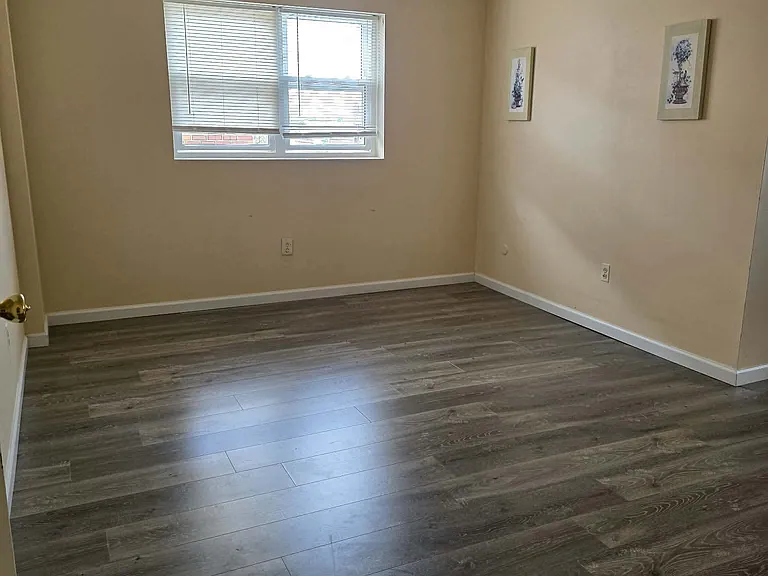 1816 Berwyn St #2 — Photo 2