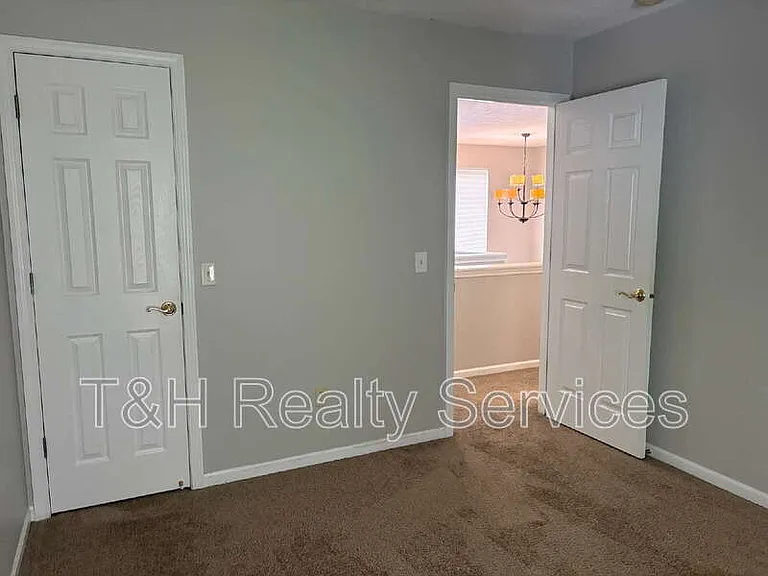 6609 Smithfield Dr — Photo 19