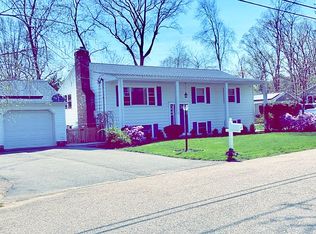 70 Hemlock Dr, Attleboro, MA 02703