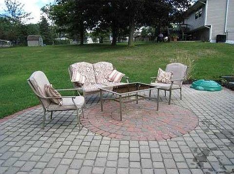 3rd image of 20 Tanglewood Dr
