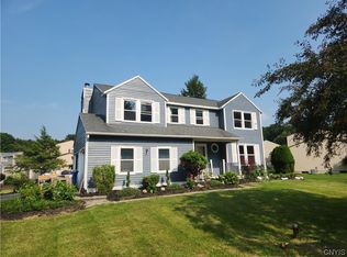 601 Mallard Dr, Camillus, NY 13031