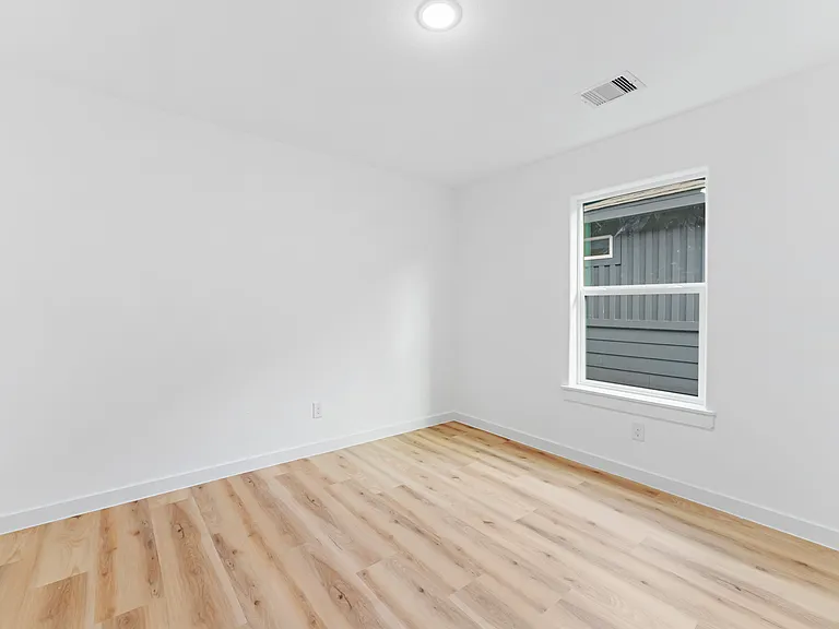 9324 Firnat St #B — Photo 25