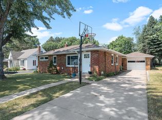 532 6th St NW, Elk River, MN 55330