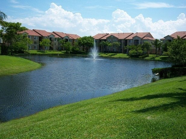 1st image of 1316 Villa Cir