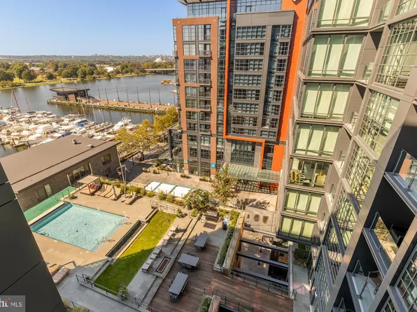 45 Sutton Sq SW Unit 906, Washington, DC 20024
