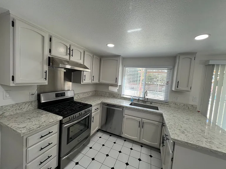 19806 Strathern St — Photo 13