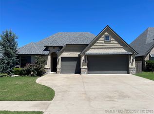 12909 S 5th St, Jenks, OK 74037