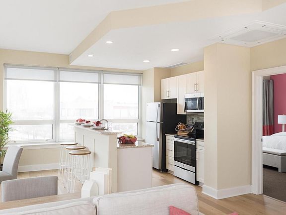 4th image of 220 N Columbus Blvd #420