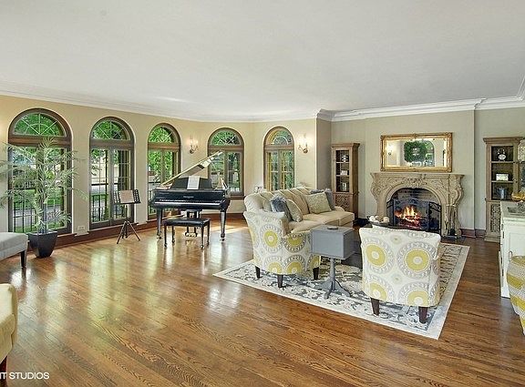 2nd image of 1047 Ashland Ave