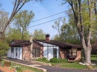 7107 Sunset Dr, Crystal Lake, IL 60014