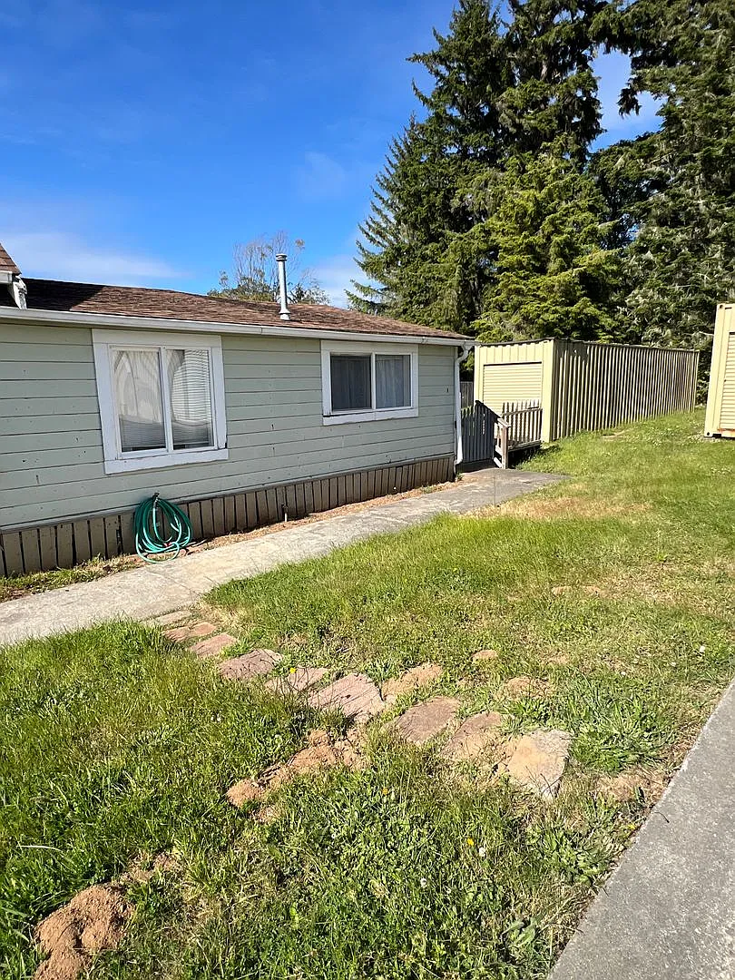2421 Central Avenue — Photo 1