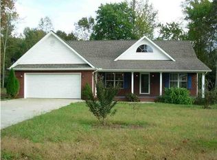 204 Shadows Lawn Dr, Athens, TN 37303