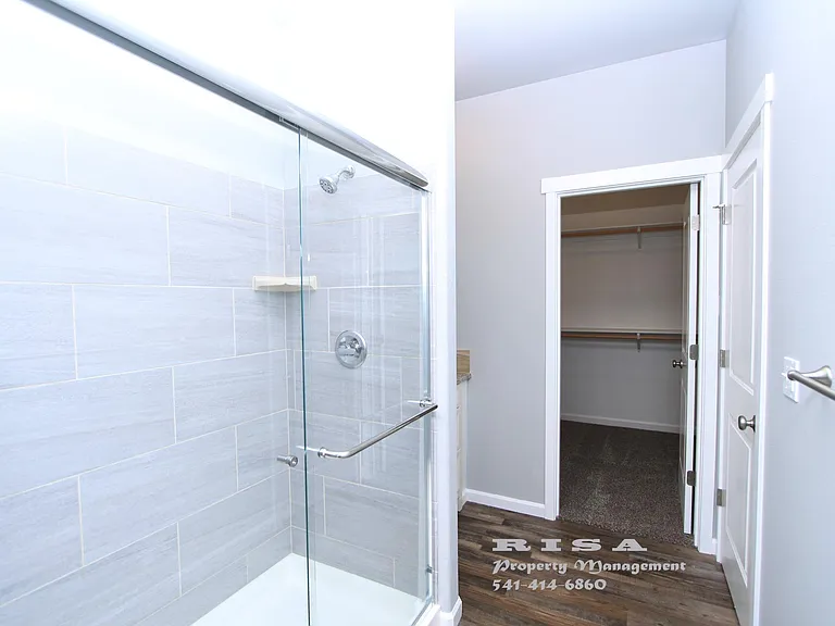 4185 Lancaster Dr NE — Photo 27
