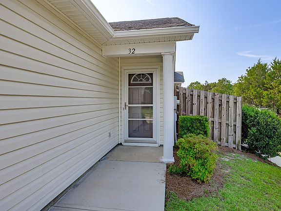 4th image of 32 Brooksby Ct