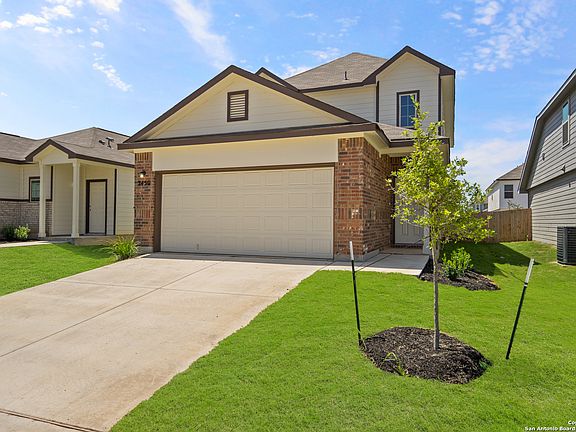 2nd image of 2450 Dry Moss Way