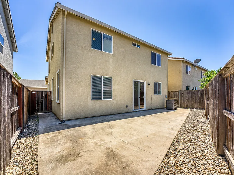 241 Picasso Cir — Photo 39