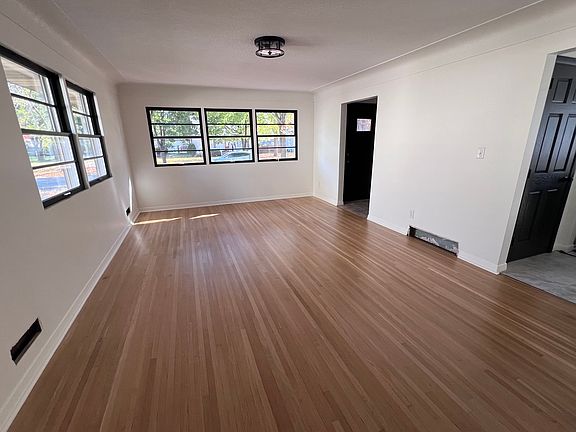 5th image of 1435 9th Ave N