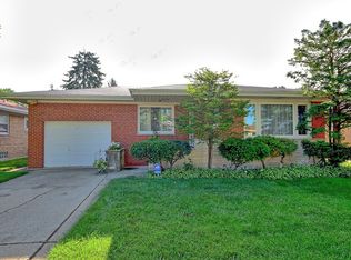 915 Worcester Ave, Westchester, IL 60154