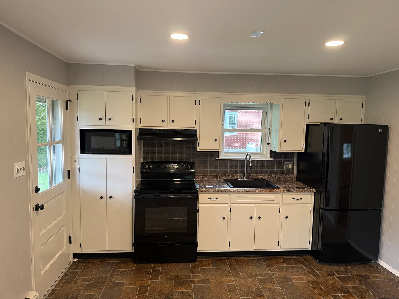 513 Jefferson St — Photo 3