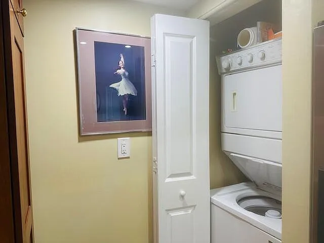 975 NW Flagler Ave #403 — Photo 6