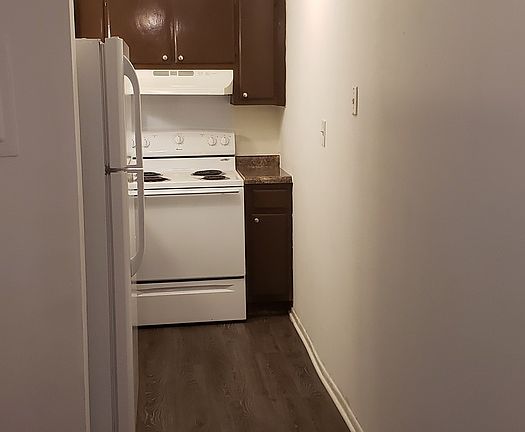 3rd image of 2940 Wellington Ave APT 208