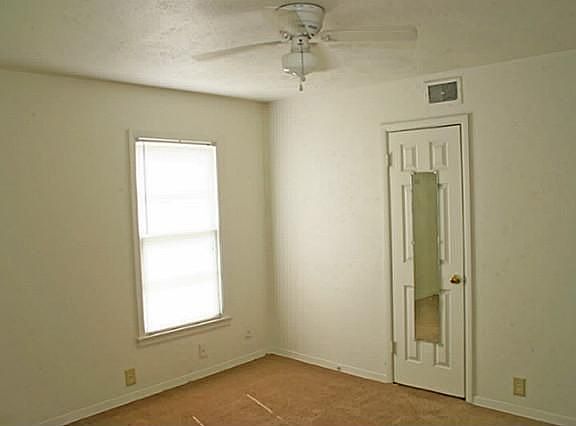 5th image of 904 Nannette St