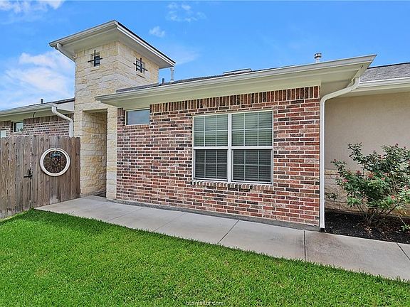 2nd image of 4363 Dawn Lynn Dr