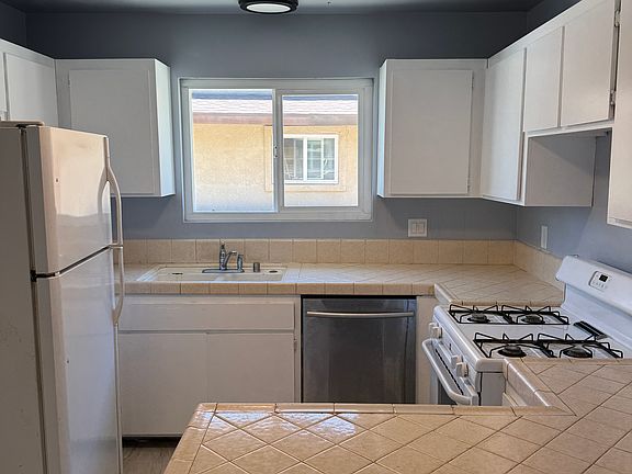 3rd image of 820 Raaberg Ave #A