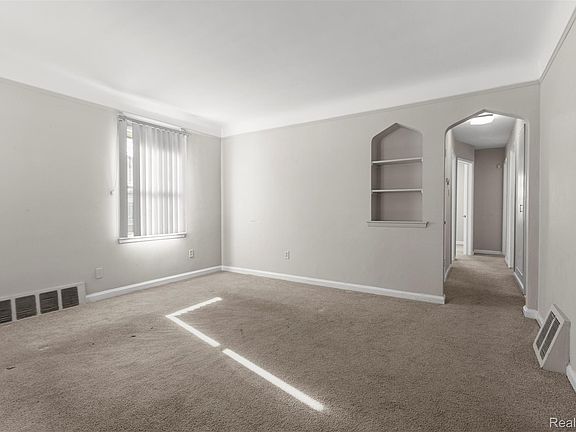 5th image of 7521 N Silvery Ln