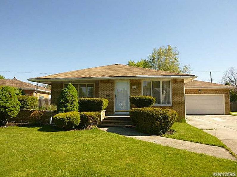 1st image of 120 Millbrook Dr