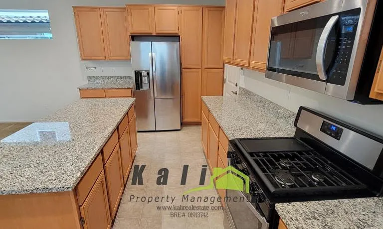 1333 Pershing Rd — Photo 4