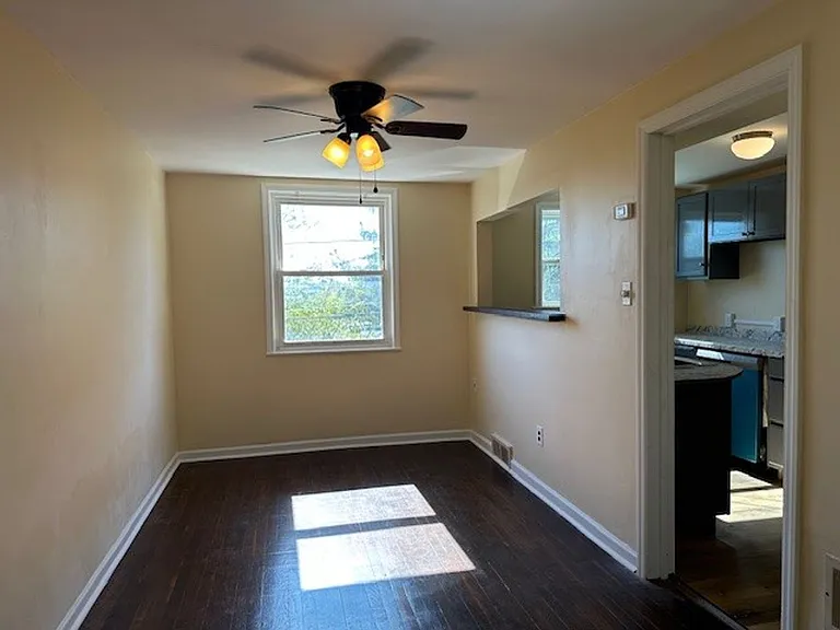 2437 Mercer St — Photo 5